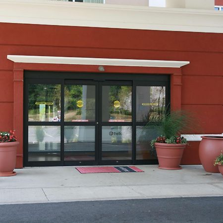 Hampton Inn & Suites Poughkeepsie Spackenkill Bagian luar foto
