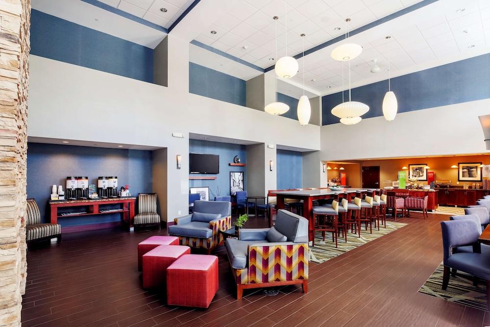 Hampton Inn & Suites Poughkeepsie Spackenkill Bagian luar foto