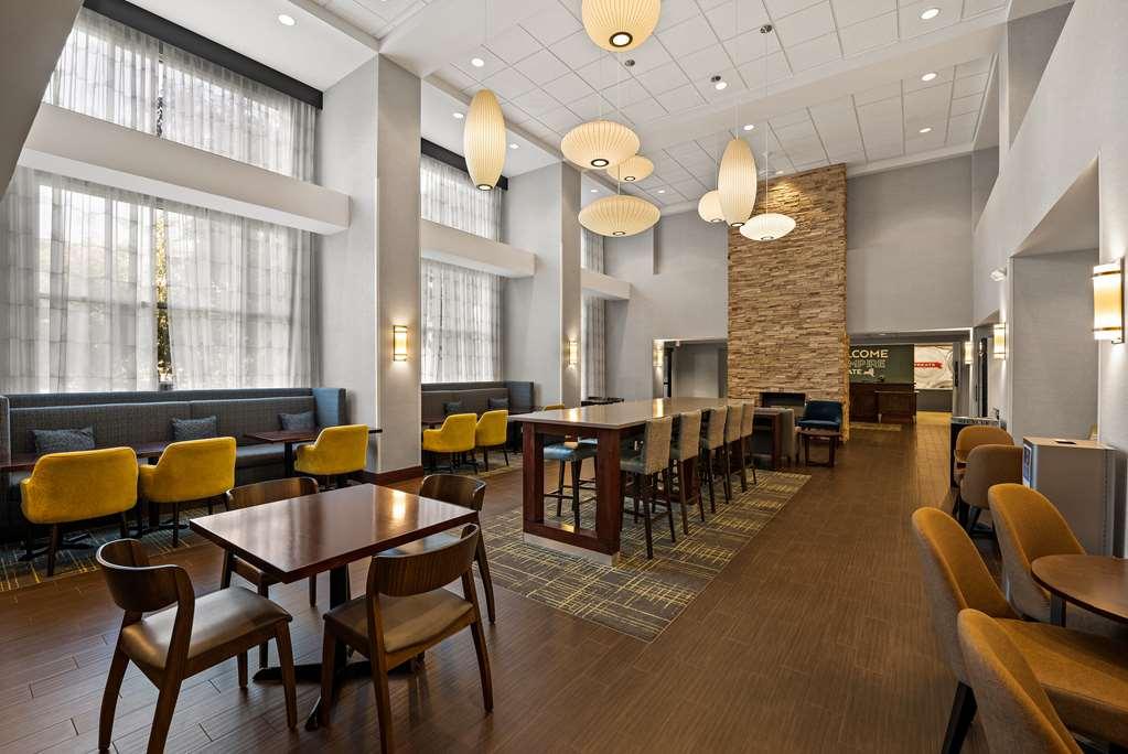 Hampton Inn & Suites Poughkeepsie Spackenkill Restoran foto