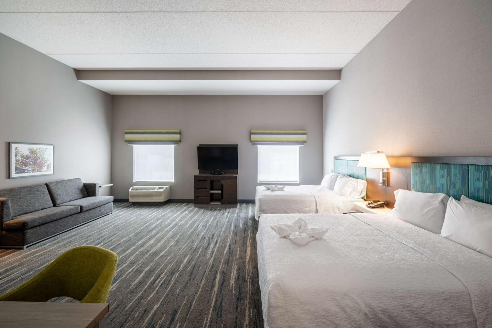 Hampton Inn & Suites Poughkeepsie Spackenkill Bagian luar foto