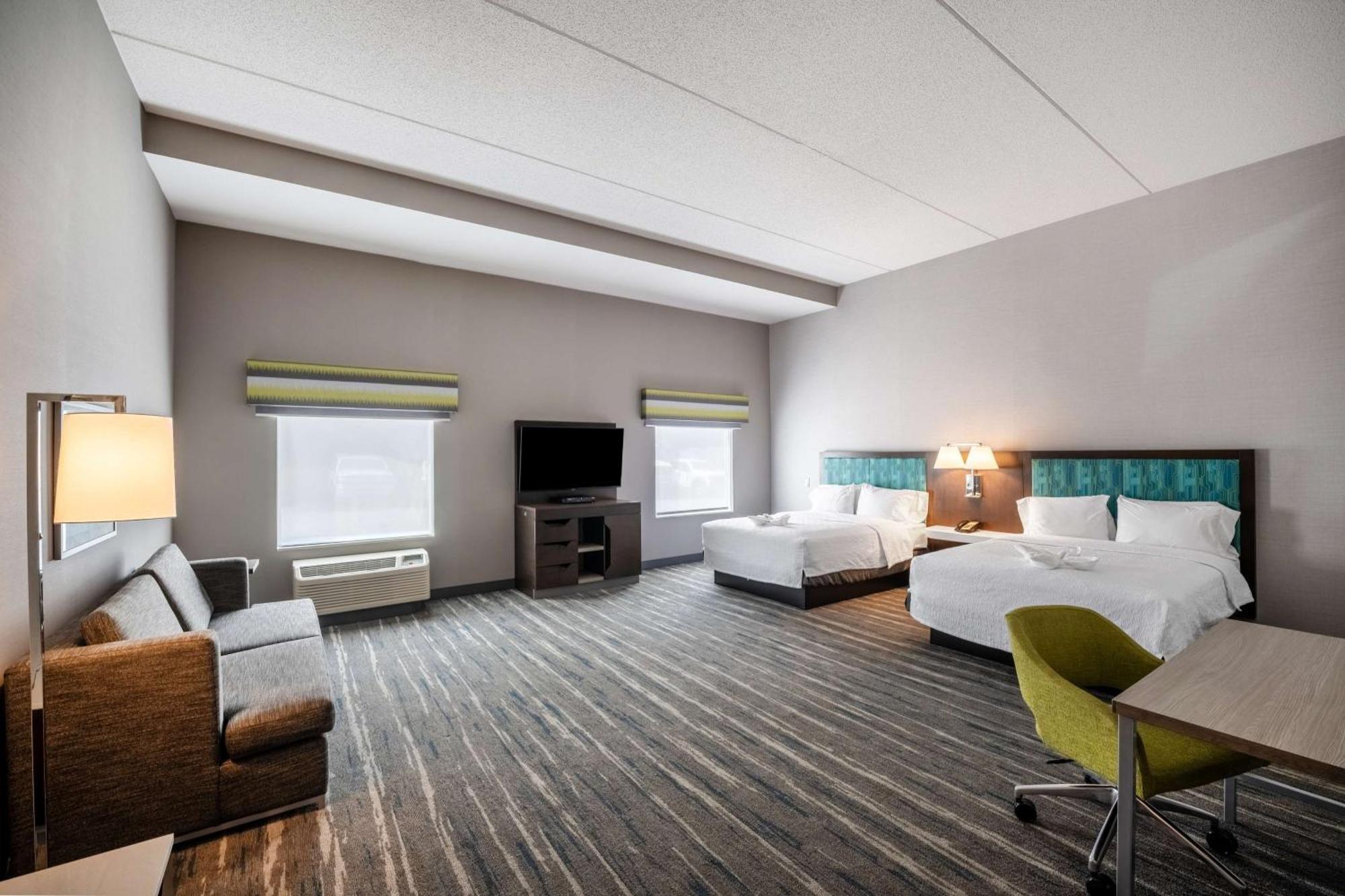 Hampton Inn & Suites Poughkeepsie Spackenkill Bagian luar foto