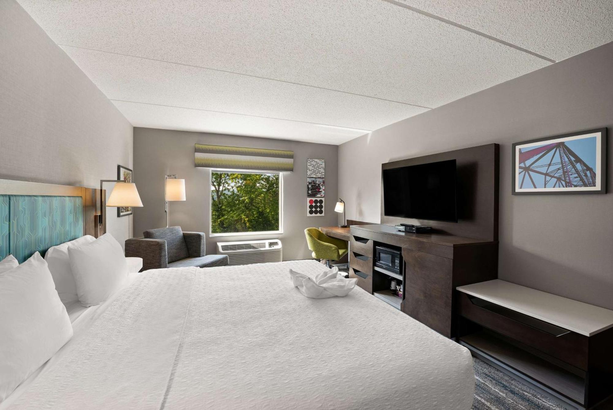 Hampton Inn & Suites Poughkeepsie Spackenkill Bagian luar foto