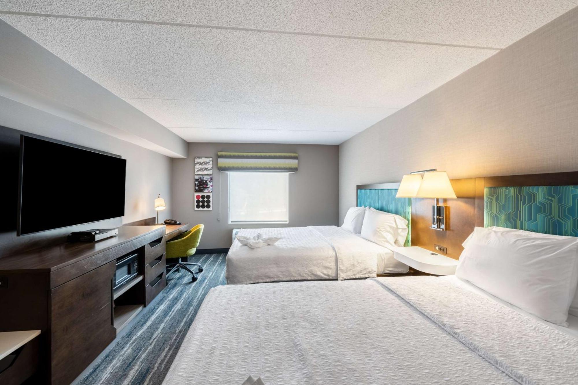Hampton Inn & Suites Poughkeepsie Spackenkill Bagian luar foto