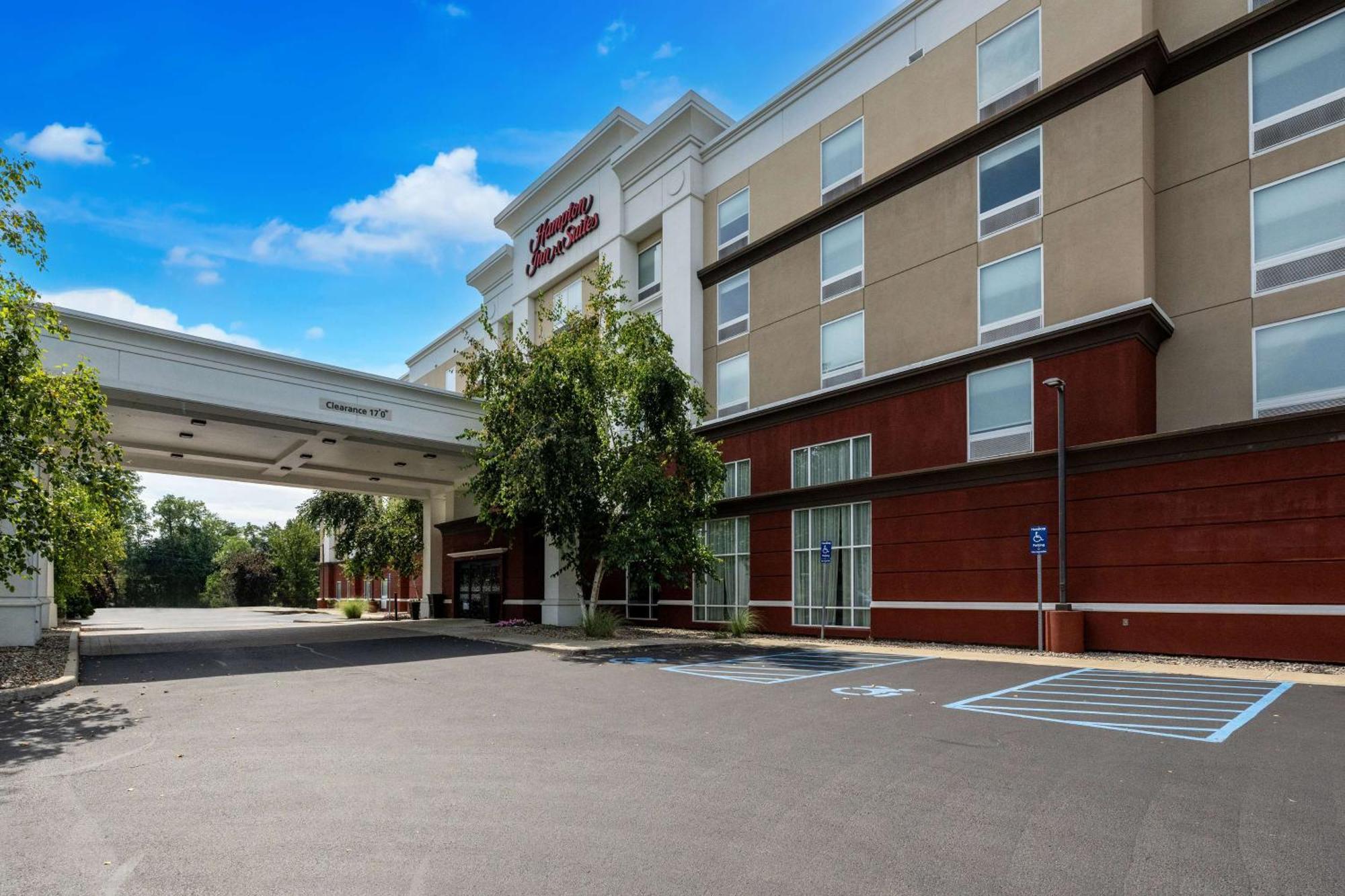 Hampton Inn & Suites Poughkeepsie Spackenkill Bagian luar foto
