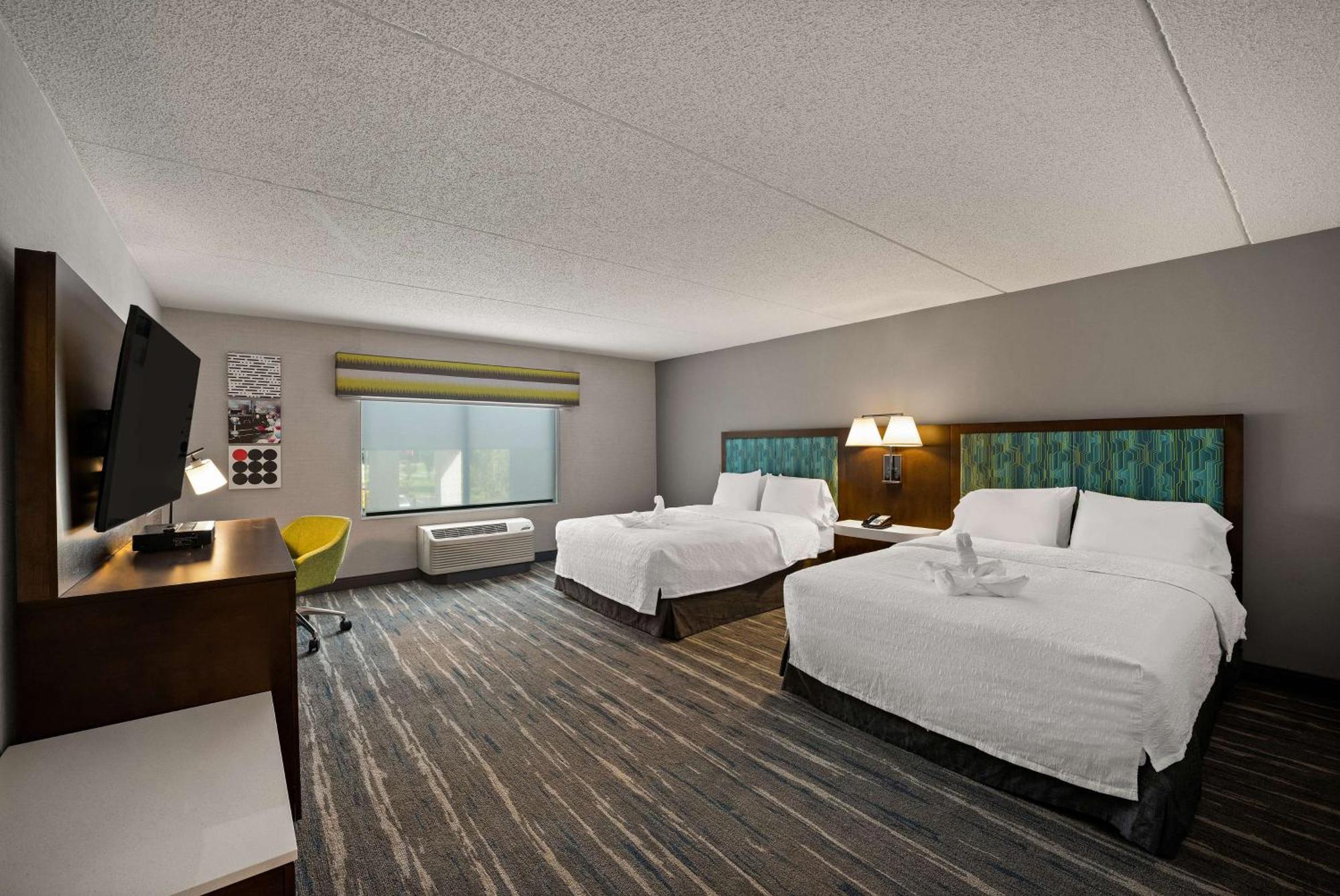 Hampton Inn & Suites Poughkeepsie Spackenkill Bagian luar foto