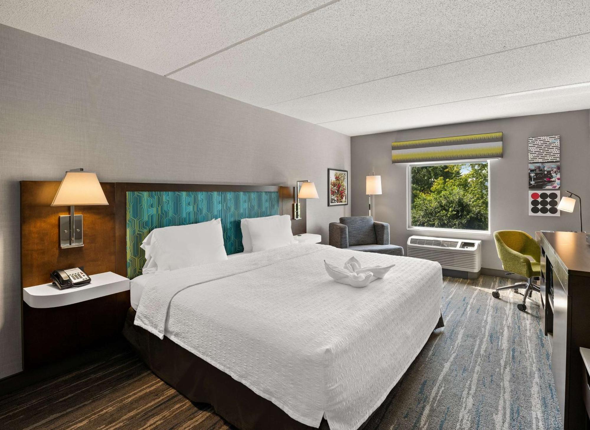 Hampton Inn & Suites Poughkeepsie Spackenkill Bagian luar foto