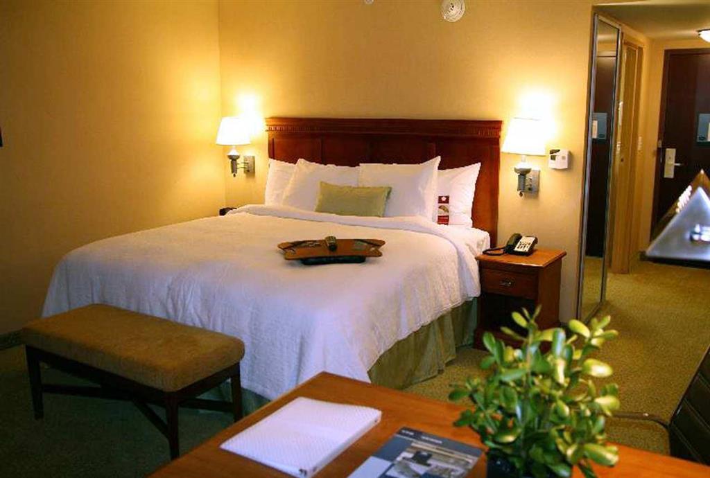 Hampton Inn & Suites Poughkeepsie Spackenkill Ruang foto